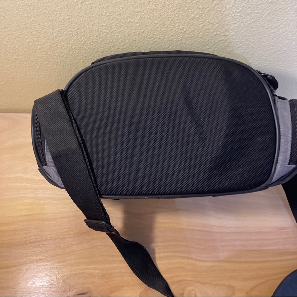 Eddie Bauer camera bag - Picture 4 of 8
